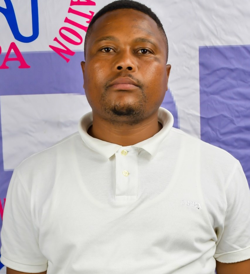 Khotso ‘Molomane : 
                         IT support Technician