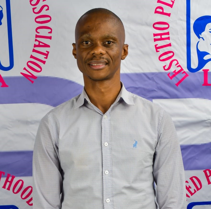 Lebeoana Kholokholo : 
                         Youth Officer
